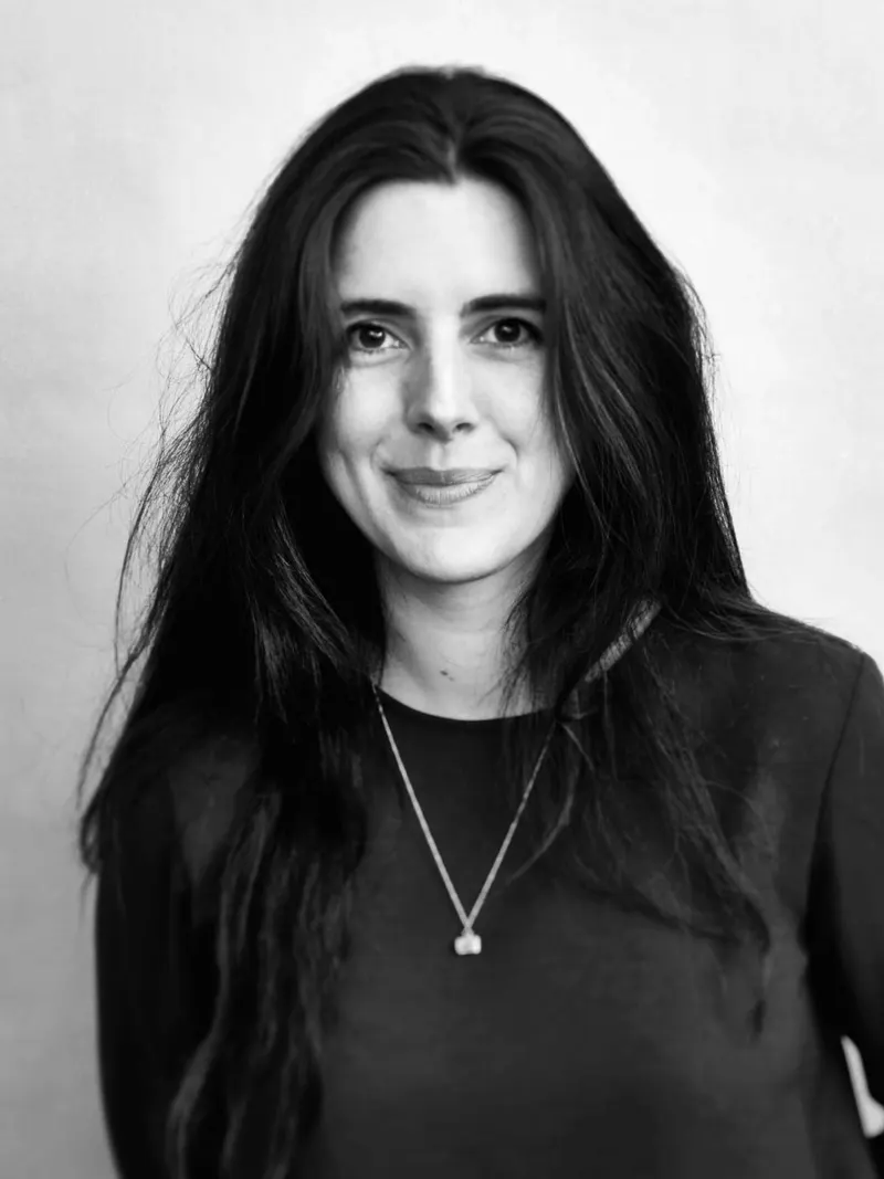 Portrét – Natalie Holt